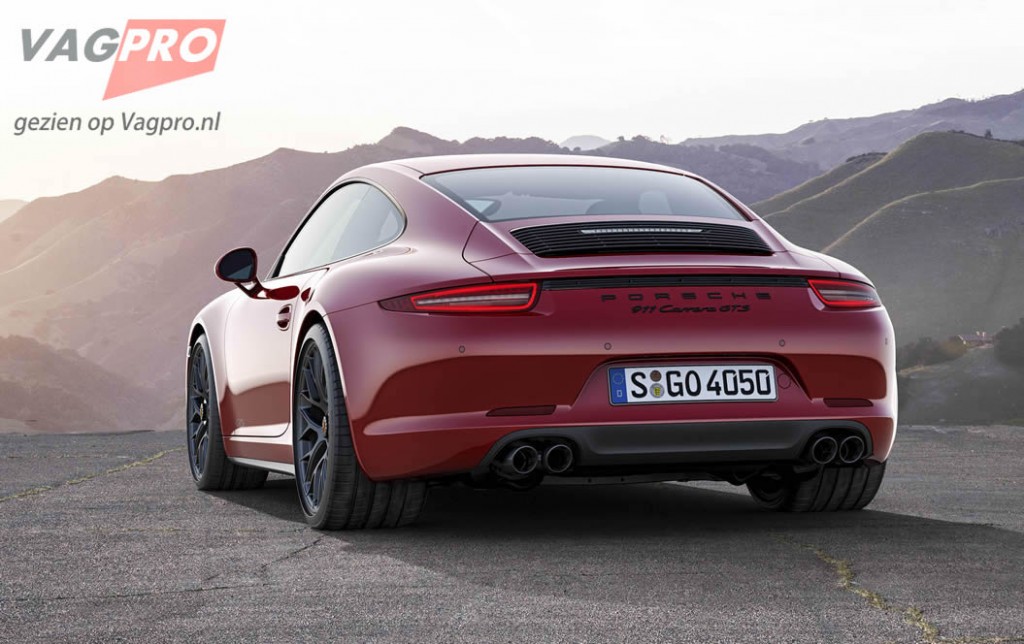 Porsche-911-Carrera-GTS-1